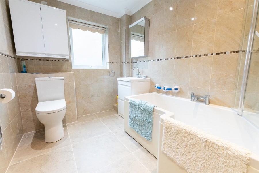 Images for Cedar Close, Chard