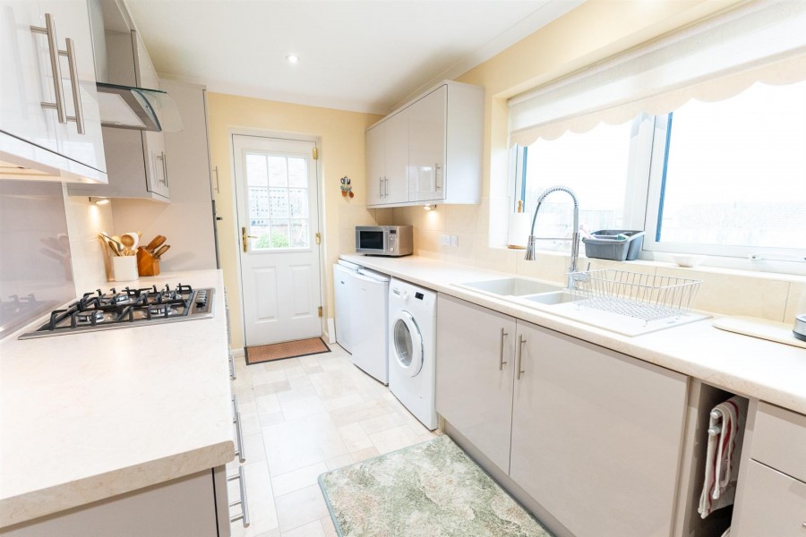 Images for Cedar Close, Chard