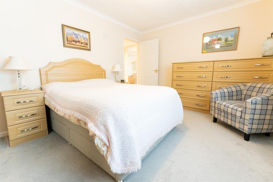 Images for Cedar Close, Chard