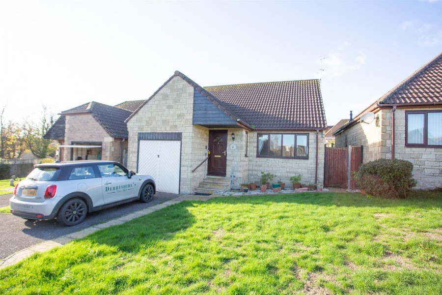 Images for Robins Court, Chard