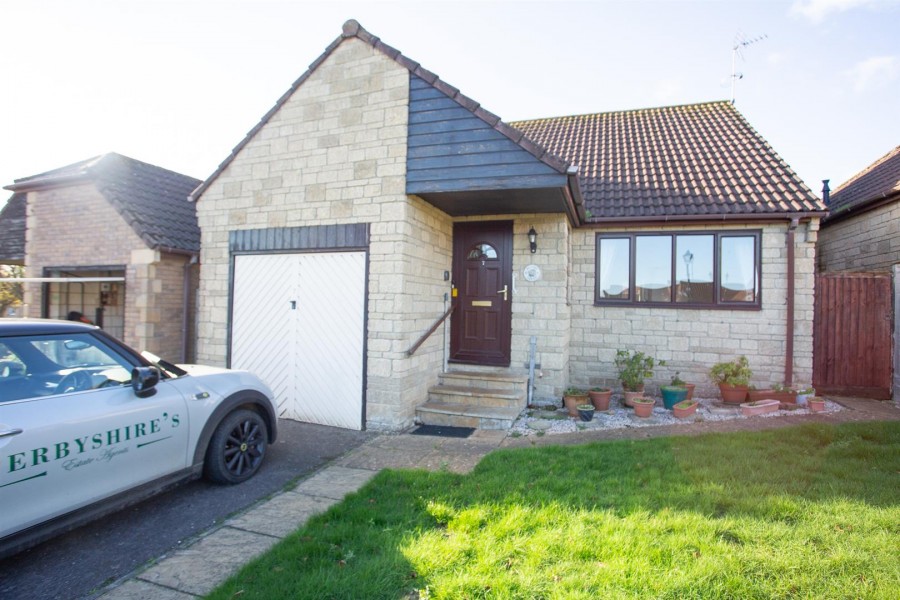 Images for Robins Court, Chard