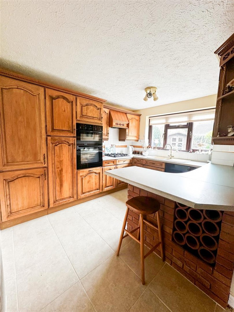 Images for Toms Close, Chard