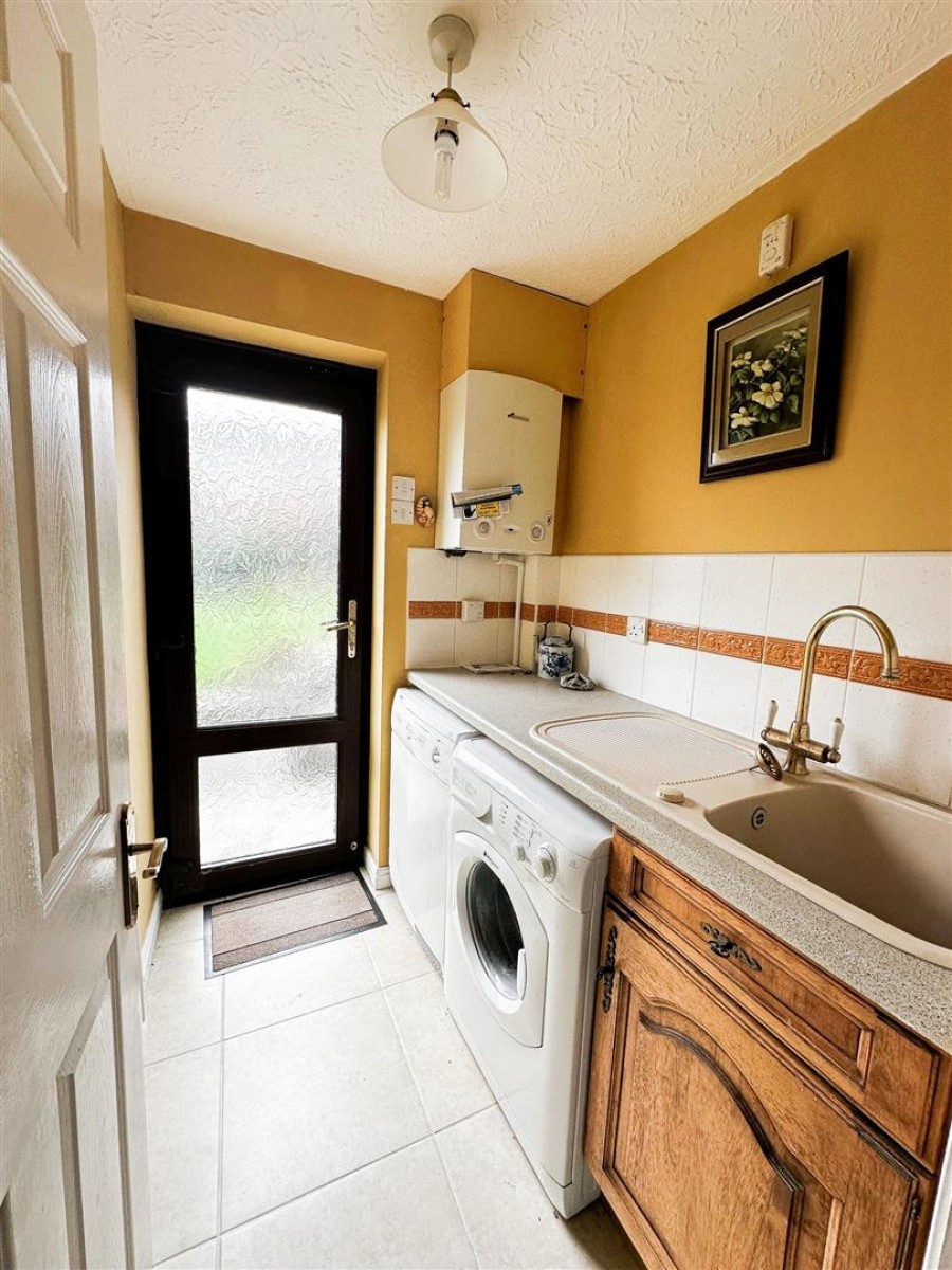 Images for Toms Close, Chard