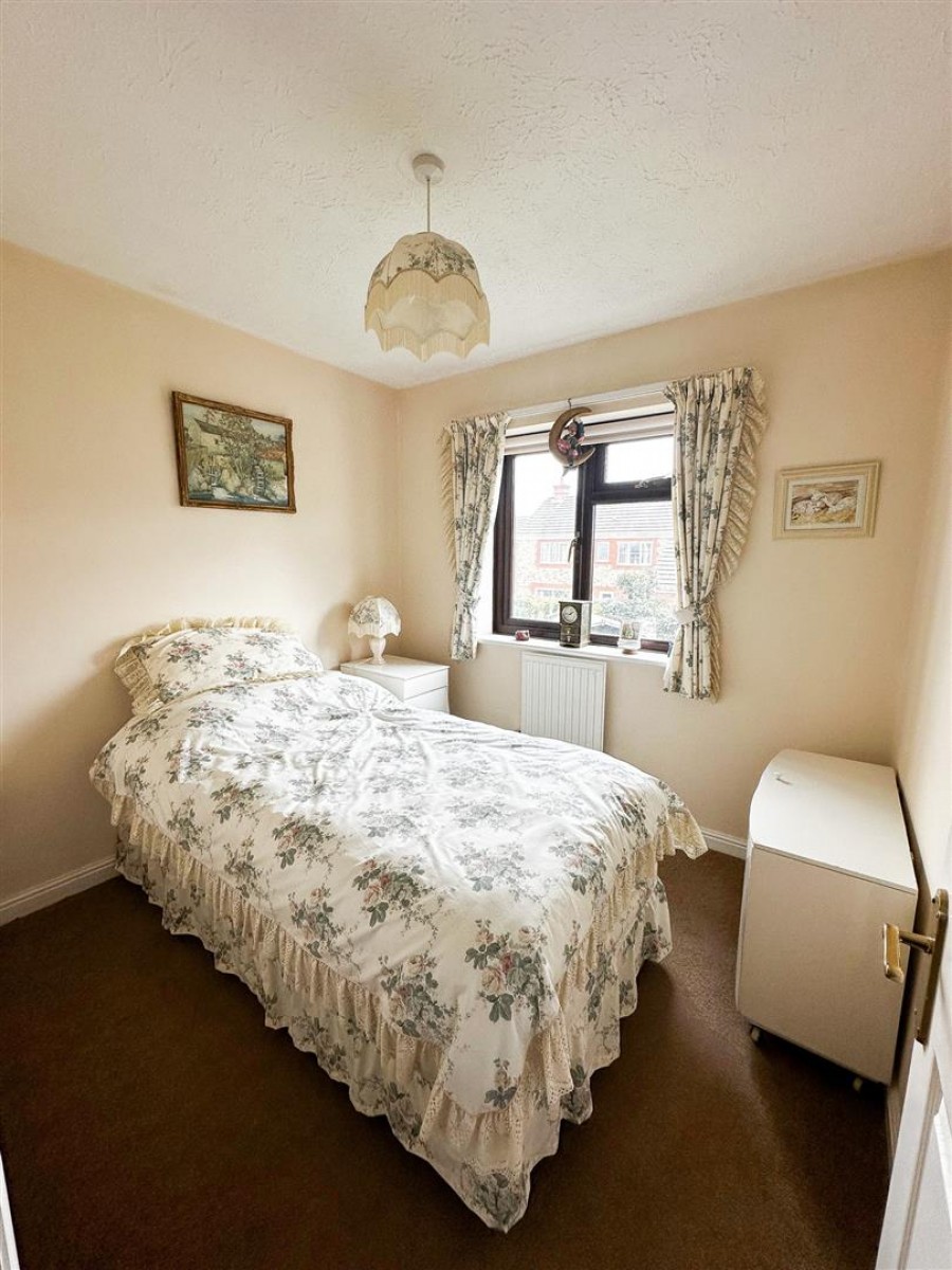 Images for Toms Close, Chard