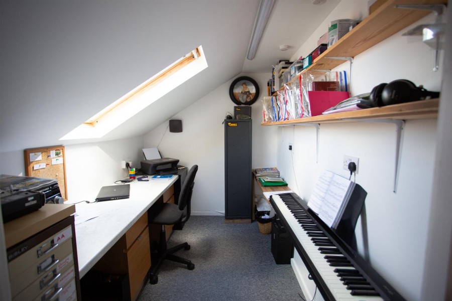 Images for King Cuthred Close, Chard