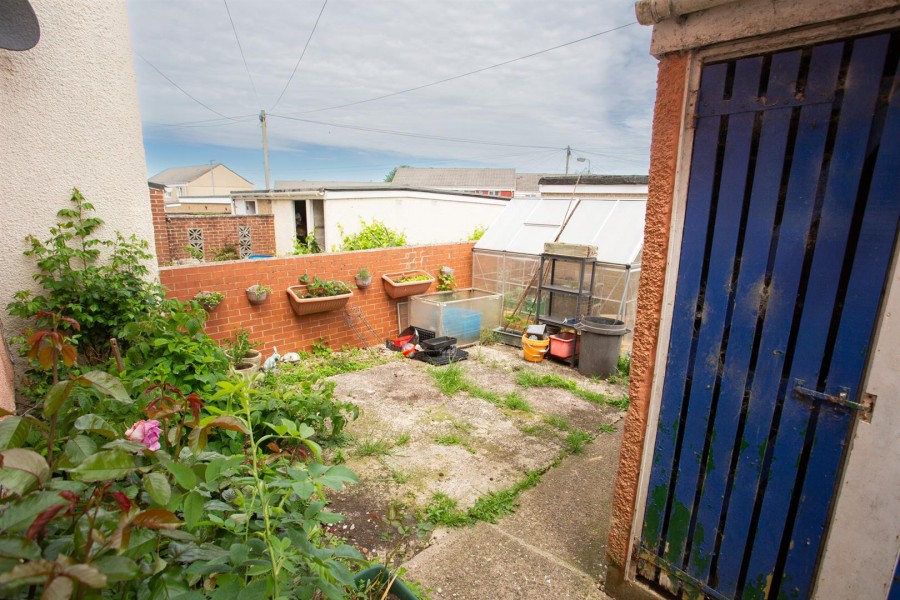 Images for Halcombe Estate, Chard
