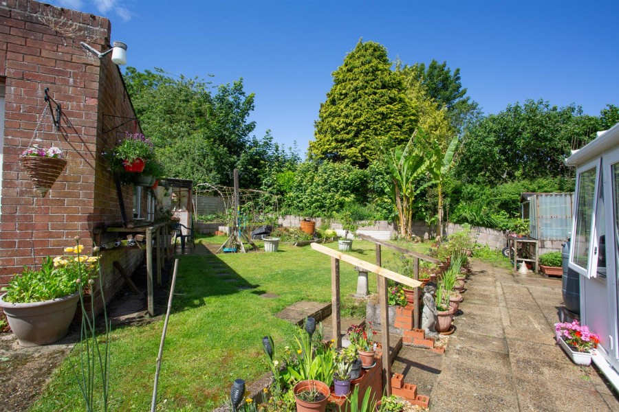 Images for King Cuthred Close, Chard