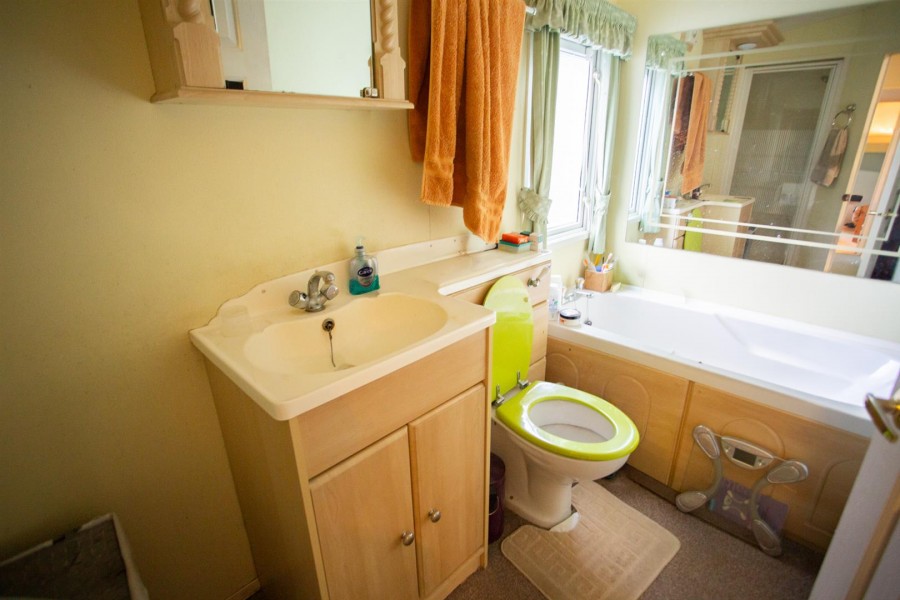 Images for Turnpike Caravan Park, Howley, Chard