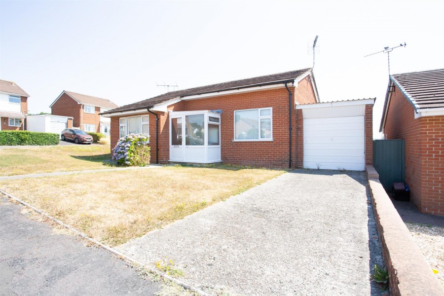 Images for Oak End Way, Chard