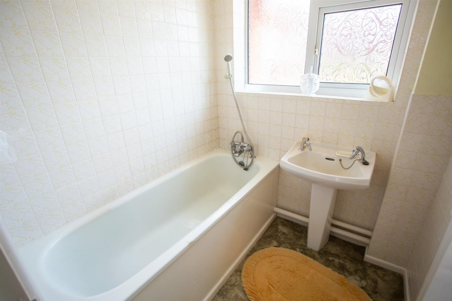 Images for Oak End Way, Chard