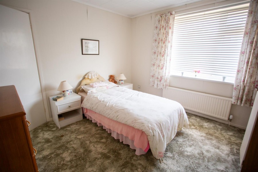 Images for Oak End Way, Chard